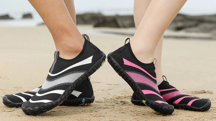 Sepatu air untuk traveling di pantai, Sumber: amazon.com